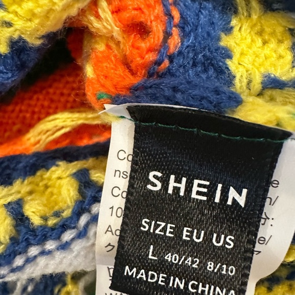 Women’s Large Striped Cropped Crewneck Sweater. Scalloped Hem. Oversized. - Picture 8 of 11